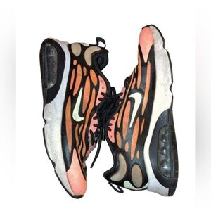 Nike Running Sneakers - Peach, Coral & Black